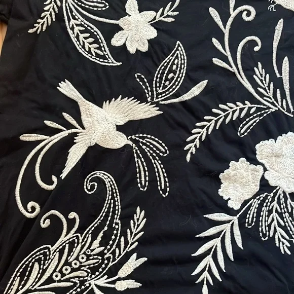 Johnny Was embroidered tshirt - Picture 3 of 6